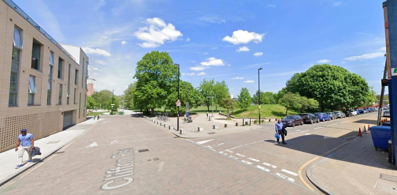 Super Studio With Two Bedrooms - Five Minutes From The Station! London Eksteriør bilde